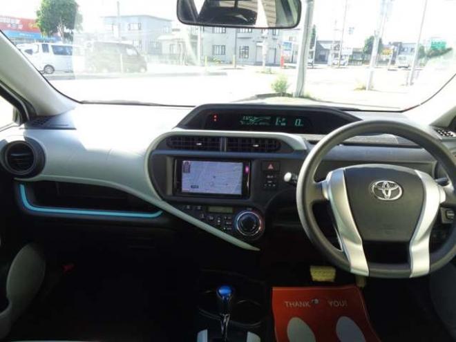 アクア1.5 S　スマートキー　純正ナビ　バックカメラ 2WD 1500