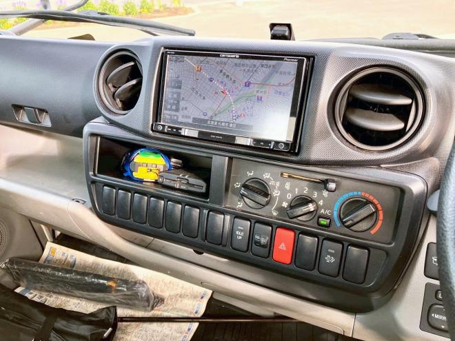 トヨエース中古　4WD　パワゲート付　小型トラック