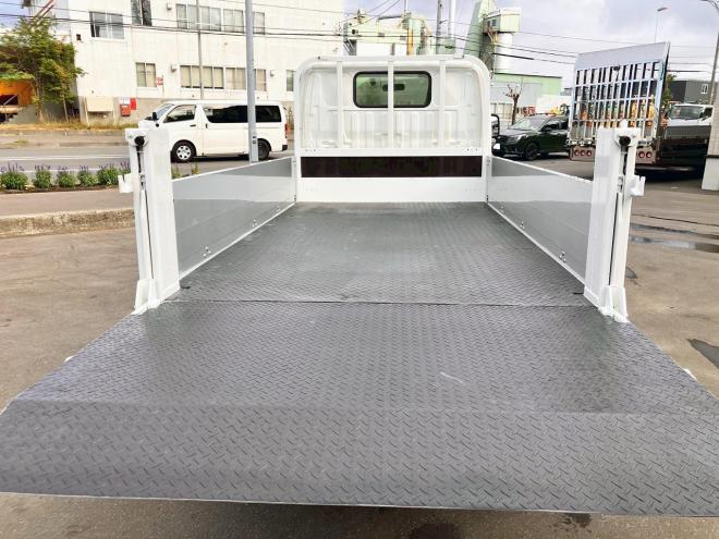 トヨエース中古　4WD　パワゲート付　小型トラック