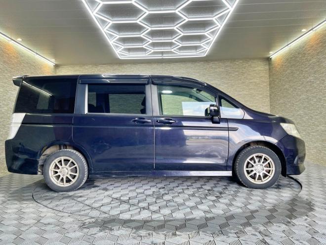 ステップワゴン2.0スパーダS 4WD 5年保証 ナビ 寒冷地仕様 禁煙 車検整備2年付 修復歴無