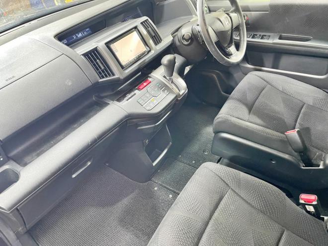 ステップワゴン2.0スパーダS 4WD 5年保証 ナビ 寒冷地仕様 禁煙 車検整備2年付 修復歴無