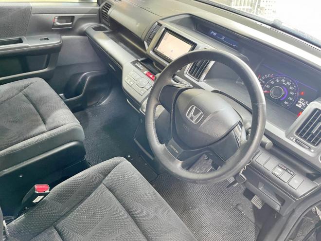 ステップワゴン2.0スパーダS 4WD 5年保証 ナビ 寒冷地仕様 禁煙 車検整備2年付 修復歴無