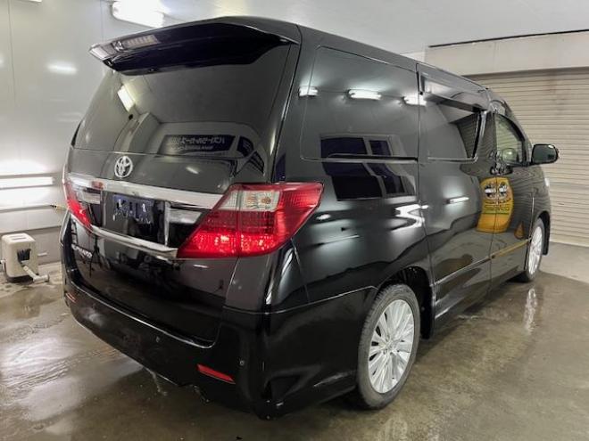 アルファード２４０Ｓ　後期型　本州仕入　禁煙車　ＷＡＫＯＳバリアスコーティング済　純正１８インチＡＷ　社外１６ＡＷ＋スタッドレスタイヤ付　両側パワースライドドア　純正ＨＤＤナビ（フルセグ地デジ　ＤＶＤ再生　Ｂｌｕｅｔｏｏｔｈ）＋バックカメラ　コーナーセンサー　横滑り防止装置　ｎａｎｏｅ空気清浄　ＨＩＤ　ＥＴＣ 　タイミングチェーン 4WD 2400 5Dr
