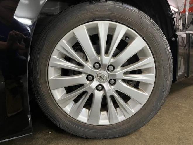 アルファード２４０Ｓ　後期型　本州仕入　禁煙車　ＷＡＫＯＳバリアスコーティング済　純正１８インチＡＷ　社外１６ＡＷ＋スタッドレスタイヤ付　両側パワースライドドア　純正ＨＤＤナビ（フルセグ地デジ　ＤＶＤ再生　Ｂｌｕｅｔｏｏｔｈ）＋バックカメラ　コーナーセンサー　横滑り防止装置　ｎａｎｏｅ空気清浄　ＨＩＤ　ＥＴＣ 　タイミングチェーン 4WD 2400 5Dr