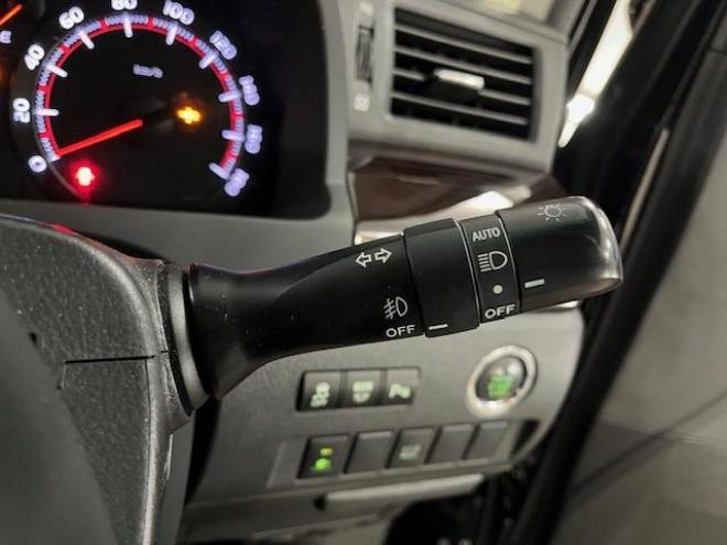 アルファード２４０Ｓ　後期型　本州仕入　禁煙車　ＷＡＫＯＳバリアスコーティング済　純正１８インチＡＷ　社外１６ＡＷ＋スタッドレスタイヤ付　両側パワースライドドア　純正ＨＤＤナビ（フルセグ地デジ　ＤＶＤ再生　Ｂｌｕｅｔｏｏｔｈ）＋バックカメラ　コーナーセンサー　横滑り防止装置　ｎａｎｏｅ空気清浄　ＨＩＤ　ＥＴＣ 　タイミングチェーン 4WD 2400 5Dr