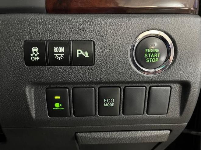 アルファード２４０Ｓ　後期型　本州仕入　禁煙車　ＷＡＫＯＳバリアスコーティング済　純正１８インチＡＷ　社外１６ＡＷ＋スタッドレスタイヤ付　両側パワースライドドア　純正ＨＤＤナビ（フルセグ地デジ　ＤＶＤ再生　Ｂｌｕｅｔｏｏｔｈ）＋バックカメラ　コーナーセンサー　横滑り防止装置　ｎａｎｏｅ空気清浄　ＨＩＤ　ＥＴＣ 　タイミングチェーン 4WD 2400 5Dr