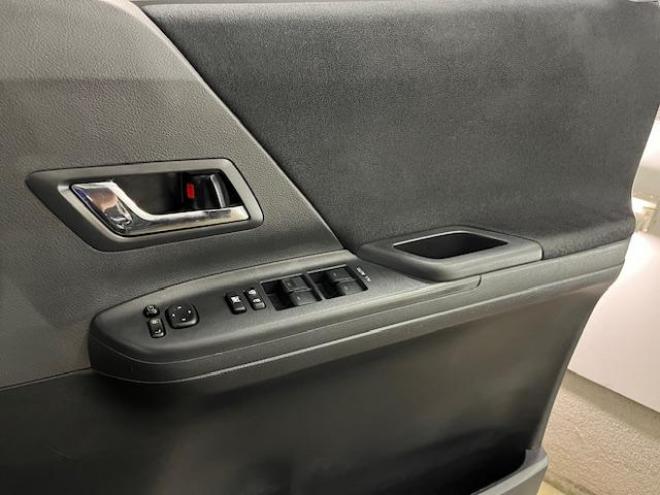 アルファード２４０Ｓ　後期型　本州仕入　禁煙車　ＷＡＫＯＳバリアスコーティング済　純正１８インチＡＷ　社外１６ＡＷ＋スタッドレスタイヤ付　両側パワースライドドア　純正ＨＤＤナビ（フルセグ地デジ　ＤＶＤ再生　Ｂｌｕｅｔｏｏｔｈ）＋バックカメラ　コーナーセンサー　横滑り防止装置　ｎａｎｏｅ空気清浄　ＨＩＤ　ＥＴＣ 　タイミングチェーン 4WD 2400 5Dr