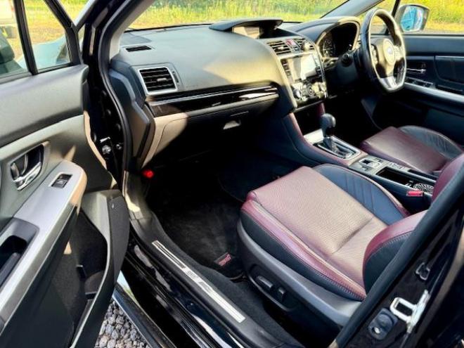 レヴォーグ1.6STIスポーツ アイサイト 4WD　ＳＴＩフルエアロ　フロントリップ付 4WD 1600 5Dr
