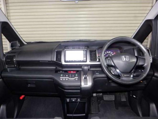 ステップワゴン2.0 スパーダ Z HDDナビ エディション 4WD　ナビ・TV・Bカメラ・両側電動・Rモニター 2000