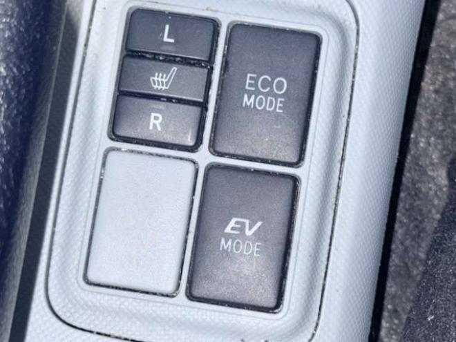アクア1.5 S　下廻防錆TVナビBカメEスタETC 2WD 1500