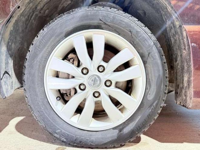 セレナ2.0 ハイウェイスター Vセレクション+SafetyII 4WD　下部防錆TVナビBカメ後席モニタ 2000