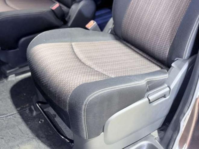 セレナ2.0 ハイウェイスター Vセレクション+SafetyII 4WD　下部防錆TVナビBカメ後席モニタ 2000