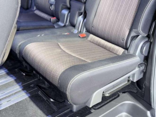セレナ2.0 ハイウェイスター Vセレクション+SafetyII 4WD　下部防錆TVナビBカメ後席モニタ 2000