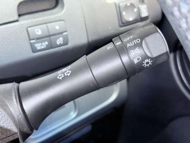 セレナ2.0 ハイウェイスター Vセレクション+SafetyII 4WD　下部防錆TVナビBカメ後席モニタ 2000