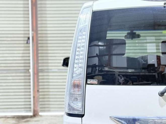 セレナ2.0 20X Vセレクション+Safety 4WD　下廻防錆TVナビBカメETC 2000