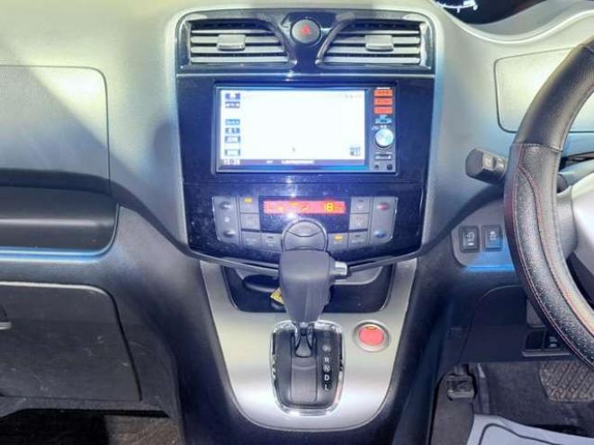 セレナ2.0 20X Vセレクション+Safety 4WD　下廻防錆TVナビBカメETC 2000