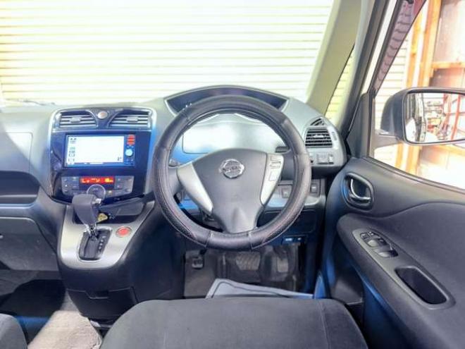 セレナ2.0 20X Vセレクション+Safety 4WD　下廻防錆TVナビBカメETC 2000