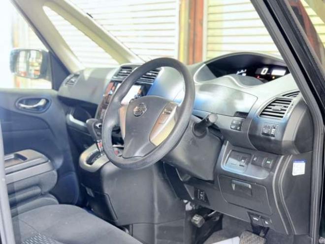 セレナ2.0 20X 4WD　下廻防錆TVナビBカメETC後モニ 2000