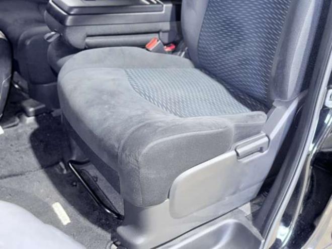 セレナ2.0 20X 4WD　下廻防錆TVナビBカメETC後モニ 2000