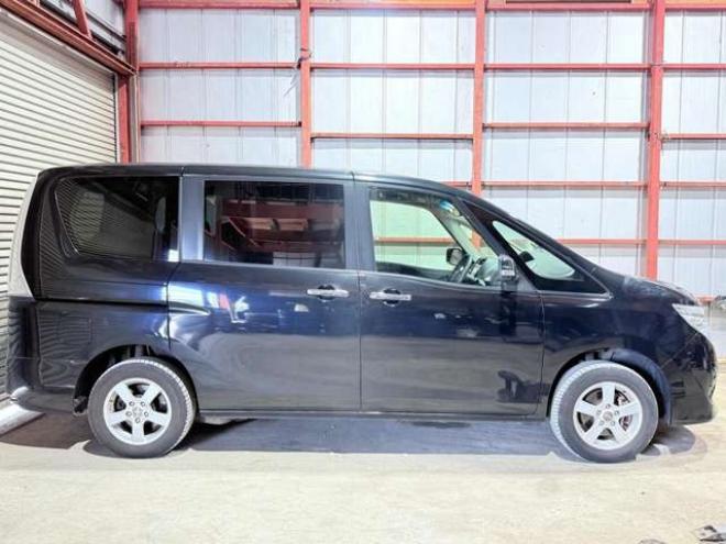 セレナ2.0 20X 4WD　下廻防錆TVナビBカメETC後モニ 2000