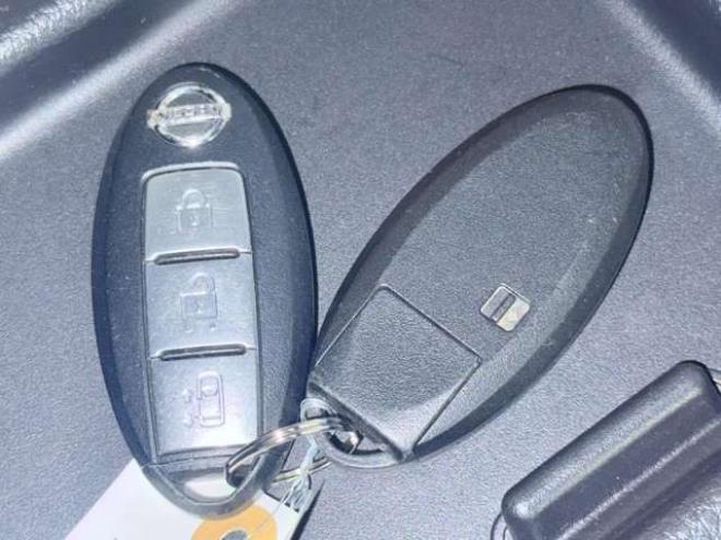 セレナ2.0 20X 4WD　下廻防錆TVナビBカメETC後モニ 2000