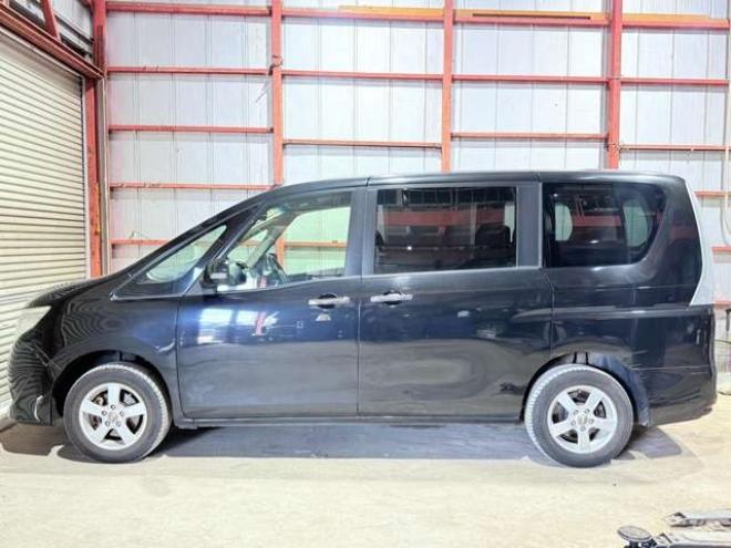 セレナ2.0 20X 4WD　下廻防錆TVナビBカメETC後モニ 2000