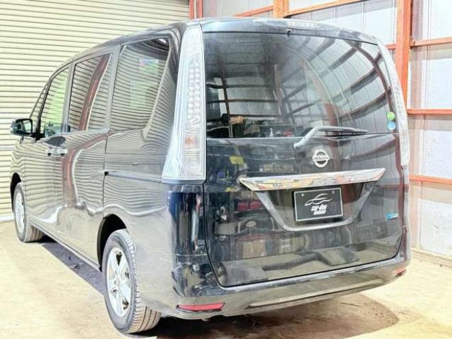 セレナ2.0 20X 4WD　下廻防錆TVナビBカメETC後モニ 2000
