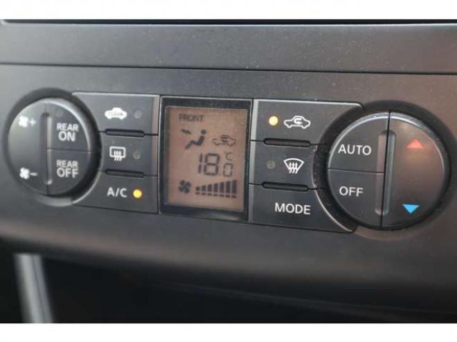 セレナ2.0 ハイウェイスター Vセレクション 4WD　両パワスラ・ナビTV・Bカメラ 2000