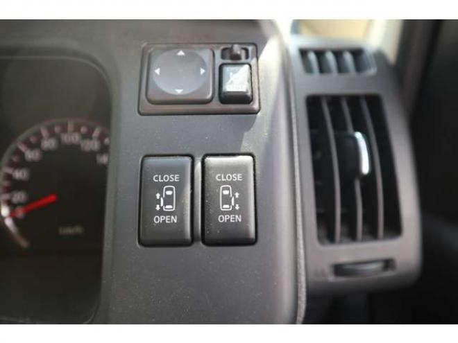 セレナ2.0 ハイウェイスター Vセレクション 4WD　両パワスラ・ナビTV・Bカメラ 2000