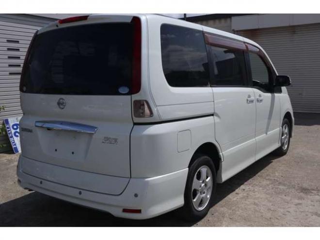 セレナ2.0 ハイウェイスター Vセレクション 4WD　両パワスラ・ナビTV・Bカメラ 2000