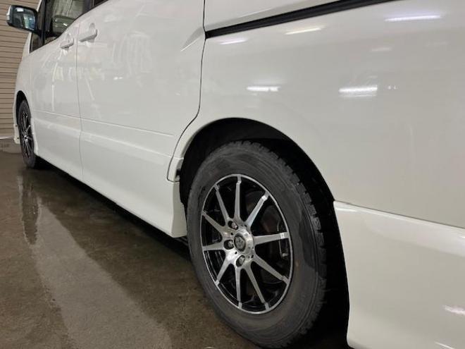 セレナハイウェイスター　Ｖエアロセレクション　禁煙車　ＷＡＫＯＳバリアスコーティング済　社外１５インチＡＷ　社外１５ＡＷ＋スタッドレスタイヤ付　両側パワースライドドア　純正ナビ（フルセグ地デジ　ＤＶＤ再生　ミュージックサーバー）＋バックカメラ　インテリジェントキー　ＨＩＤヘッドライト　イオン空気清浄　ＥＴＣ　タイミングチェーン 4WD 2000 5Dr