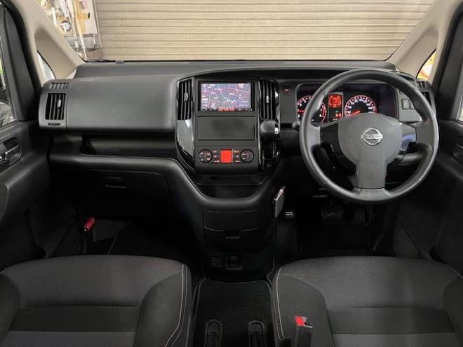 セレナハイウェイスター　Ｖエアロセレクション　禁煙車　ＷＡＫＯＳバリアスコーティング済　社外１５インチＡＷ　社外１５ＡＷ＋スタッドレスタイヤ付　両側パワースライドドア　純正ナビ（フルセグ地デジ　ＤＶＤ再生　ミュージックサーバー）＋バックカメラ　インテリジェントキー　ＨＩＤヘッドライト　イオン空気清浄　ＥＴＣ　タイミングチェーン 4WD 2000 5Dr