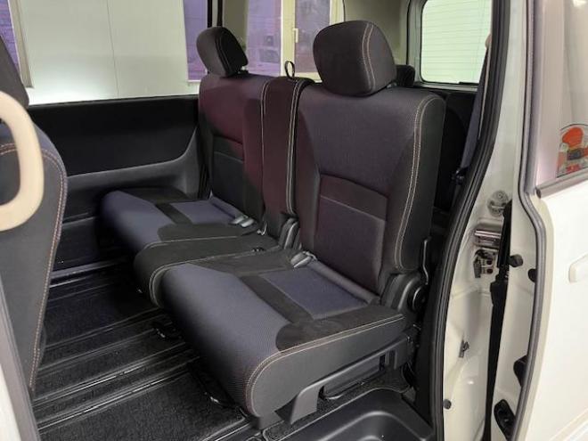 セレナハイウェイスター　Ｖエアロセレクション　禁煙車　ＷＡＫＯＳバリアスコーティング済　社外１５インチＡＷ　社外１５ＡＷ＋スタッドレスタイヤ付　両側パワースライドドア　純正ナビ（フルセグ地デジ　ＤＶＤ再生　ミュージックサーバー）＋バックカメラ　インテリジェントキー　ＨＩＤヘッドライト　イオン空気清浄　ＥＴＣ　タイミングチェーン 4WD 2000 5Dr