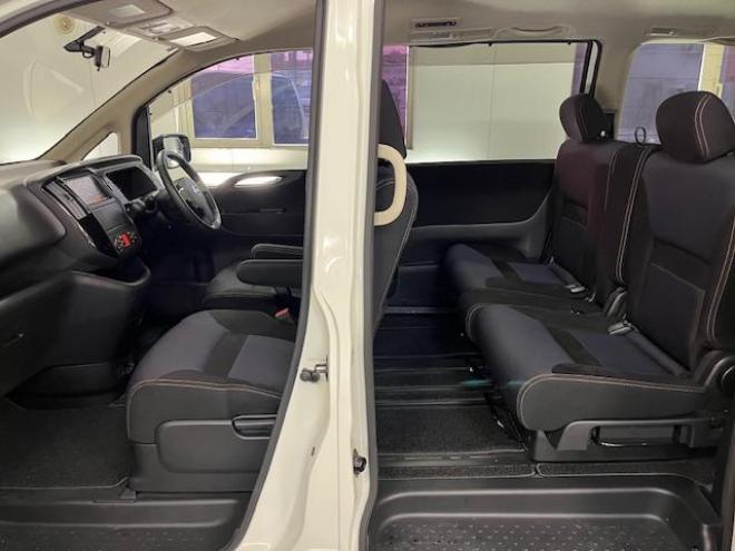 セレナハイウェイスター　Ｖエアロセレクション　禁煙車　ＷＡＫＯＳバリアスコーティング済　社外１５インチＡＷ　社外１５ＡＷ＋スタッドレスタイヤ付　両側パワースライドドア　純正ナビ（フルセグ地デジ　ＤＶＤ再生　ミュージックサーバー）＋バックカメラ　インテリジェントキー　ＨＩＤヘッドライト　イオン空気清浄　ＥＴＣ　タイミングチェーン 4WD 2000 5Dr