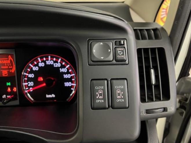 セレナハイウェイスター　Ｖエアロセレクション　禁煙車　ＷＡＫＯＳバリアスコーティング済　社外１５インチＡＷ　社外１５ＡＷ＋スタッドレスタイヤ付　両側パワースライドドア　純正ナビ（フルセグ地デジ　ＤＶＤ再生　ミュージックサーバー）＋バックカメラ　インテリジェントキー　ＨＩＤヘッドライト　イオン空気清浄　ＥＴＣ　タイミングチェーン 4WD 2000 5Dr