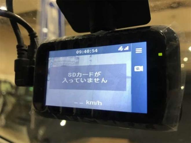 セレナ2.0 ハイウェイスター Vセレクション 4WD　クルコン　ナビ　Pドア　フリップダウン 2000