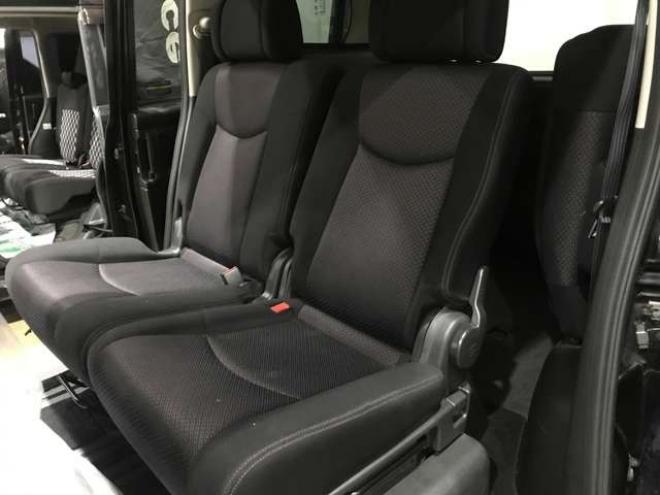 セレナ2.0 ハイウェイスター Vセレクション 4WD　クルコン　ナビ　Pドア　フリップダウン 2000