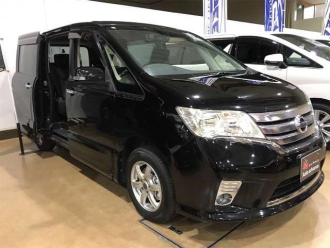 セレナ2.0 ハイウェイスター Vセレクション 4WD　クルコン　ナビ　Pドア　フリップダウン 2000