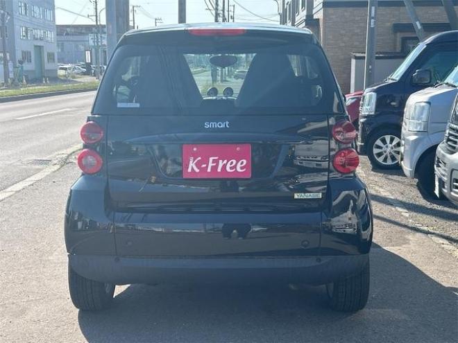 スマートフォーツークーペ　ベースグレード　ＥＴＣ　ＡＴ　サンルーフ　キーレスエントリー　アルミホイール　盗難防止システム　ＡＢＳ　ＵＳＢ　Ｂｌｕｅｔｏｏｔｈ　エアコン　パワーステアリング　パワーウィンドウ 2WD 1000 クーペDr