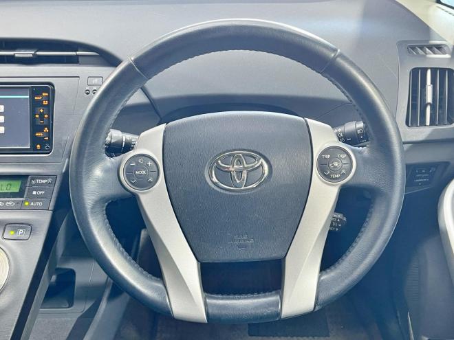 プリウス1.8G 5年保証 寒冷地仕様 スマキー ナビTV Bカメ 禁煙 車検整備2年付