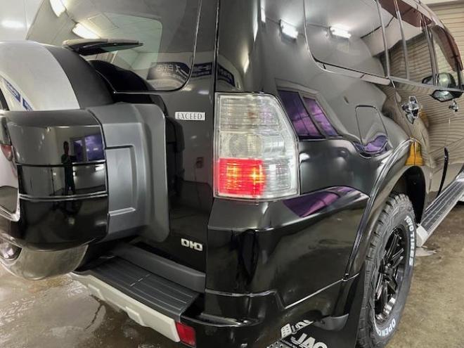 パジェロロング　エクシード　本州仕入　禁煙車　ディーゼルターボ　ＷＥＤＳキーラー１７ＡＷ＋新品ＴＯＹＯホワイトレタータイヤ　純正１７ＡＷ＋スタッドレスタイヤ付　新品ＪＡＯＳブラックマッドガード　イクリプスナビ（フルセグ地デジ　ＤＶＤ再生　Ｂｌｕｅｔｏｏｔｈ）＋バックカメラ　クルーズコントロール　両席シートヒーター　リアヒーター　横滑り防止装置　盗難防止装置　１００Ｖ電源　ＨＩＤ　ＥＴＣ 4WD 3200 5Dr