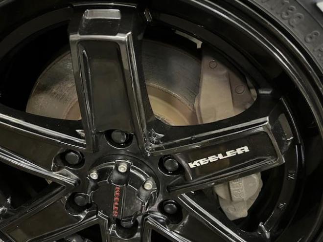 パジェロロング　エクシード　本州仕入　禁煙車　ディーゼルターボ　ＷＥＤＳキーラー１７ＡＷ＋新品ＴＯＹＯホワイトレタータイヤ　純正１７ＡＷ＋スタッドレスタイヤ付　新品ＪＡＯＳブラックマッドガード　イクリプスナビ（フルセグ地デジ　ＤＶＤ再生　Ｂｌｕｅｔｏｏｔｈ）＋バックカメラ　クルーズコントロール　両席シートヒーター　リアヒーター　横滑り防止装置　盗難防止装置　１００Ｖ電源　ＨＩＤ　ＥＴＣ 4WD 3200 5Dr