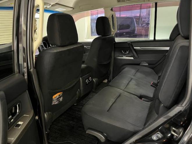 パジェロロング　エクシード　本州仕入　禁煙車　ディーゼルターボ　ＷＥＤＳキーラー１７ＡＷ＋新品ＴＯＹＯホワイトレタータイヤ　純正１７ＡＷ＋スタッドレスタイヤ付　新品ＪＡＯＳブラックマッドガード　イクリプスナビ（フルセグ地デジ　ＤＶＤ再生　Ｂｌｕｅｔｏｏｔｈ）＋バックカメラ　クルーズコントロール　両席シートヒーター　リアヒーター　横滑り防止装置　盗難防止装置　１００Ｖ電源　ＨＩＤ　ＥＴＣ 4WD 3200 5Dr