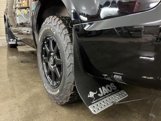 デリカＤ：５　Ｇパワーパッケージ　本州仕入　ワンオーナー　禁煙車　エクストリーム１６インチＡＷ＋ＢＦグッドリッチホワイトレター　社外１６ＡＷ＋スタッドレスタイヤ付　新品ＪＡＯＳブラックマッドガード　両側パワースライドドア　クラリオンナビ（地デジ　ＤＶＤ再生　Ｂｌｕｅｔｏｏｔｈ）＋バックカメラ　純正スライディングマジックルーフキャリア　クルーズコントロール　スマートキー　パドルシフト　横滑り防止装置　盗難防止装置　リアヒーター　ＨＩＤ　ＥＴＣ 4WD 2400 5Dr
