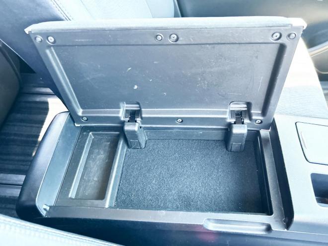 エスティマハイブリッドハイブリッド2.4アエラス プレミアムED 4WD　ローンが不安な方＜優遇ローン＞両側パワスラ　社外ナビ　ハーフレザー 4WD