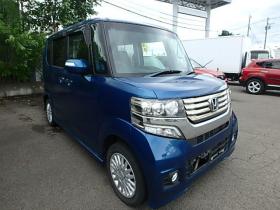 N-BOX　カスタムG Lパッケージ 4WD　検9/8パワスラ夏冬タイヤアルミ付 660