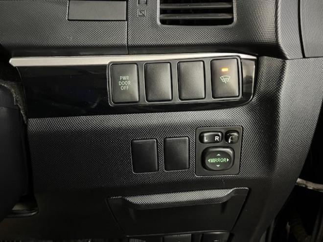 エスティマアエラス　プレミアムエディション　後期型　寒冷地仕様　禁煙車　ＷＡＫＯＳバリアスコーティング済　純正１８インチＡＷ　純正１７ＡＷ＋スタッドレスタイヤ付　両側パワースライドドア　純正ハーフレザーシート　イクリプスナビ（フルセグ地デジ　ＤＶＤ再生　Ｂｌｕｅｔｏｏｔｈ）＋バックカメラ　エンジンスターター　ＰＵＳＨスタート　スマートキー　クルーズコントロール　タイミングチェーン車　ＨＩＤ ヘッドライト　フロントガラス熱線　リアヒーター 4WD 2400 5Dr