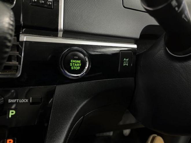 エスティマアエラス　プレミアムエディション　後期型　寒冷地仕様　禁煙車　ＷＡＫＯＳバリアスコーティング済　純正１８インチＡＷ　純正１７ＡＷ＋スタッドレスタイヤ付　両側パワースライドドア　純正ハーフレザーシート　イクリプスナビ（フルセグ地デジ　ＤＶＤ再生　Ｂｌｕｅｔｏｏｔｈ）＋バックカメラ　エンジンスターター　ＰＵＳＨスタート　スマートキー　クルーズコントロール　タイミングチェーン車　ＨＩＤ ヘッドライト　フロントガラス熱線　リアヒーター 4WD 2400 5Dr