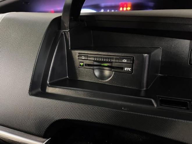 エスティマアエラス　プレミアムエディション　後期型　寒冷地仕様　禁煙車　ＷＡＫＯＳバリアスコーティング済　純正１８インチＡＷ　純正１７ＡＷ＋スタッドレスタイヤ付　両側パワースライドドア　純正ハーフレザーシート　イクリプスナビ（フルセグ地デジ　ＤＶＤ再生　Ｂｌｕｅｔｏｏｔｈ）＋バックカメラ　エンジンスターター　ＰＵＳＨスタート　スマートキー　クルーズコントロール　タイミングチェーン車　ＨＩＤ ヘッドライト　フロントガラス熱線　リアヒーター 4WD 2400 5Dr