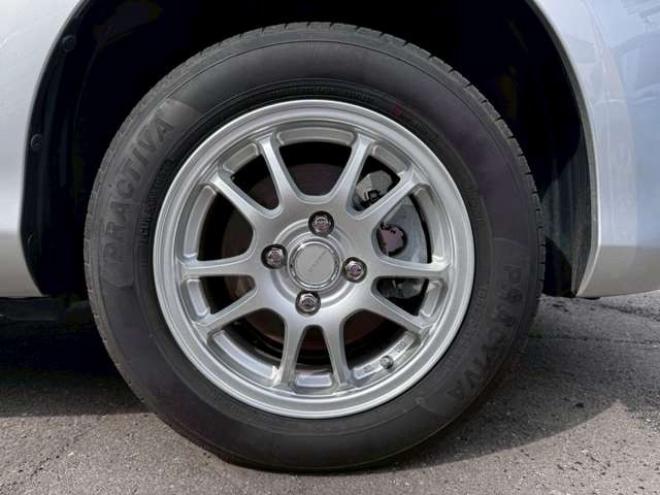 ヴィッツ1.3 F 4WD　キーレス　バックカメラ　純正ナビ 1300